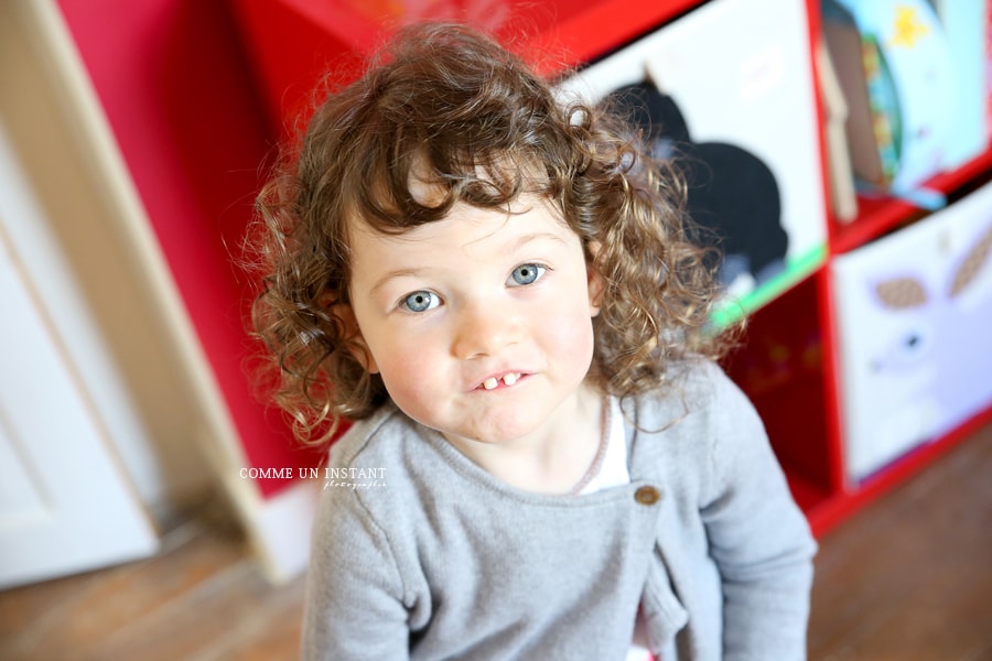 photographe à domicile de enfant a Saint-Maur des Fossés (94100 Val de Marne 94), photographe pro bébé aux yeux bleus