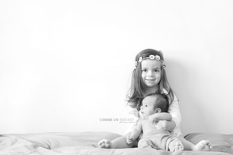 photographe à domicile nouveau né, photographe a domicile nouveau né studio, enfant studio, photographie noir et blanc, enfant, photographe pro famille studio, photographe à domicile famille, photographe a domicile bébé studio, photographe bébé, photographe pro familles