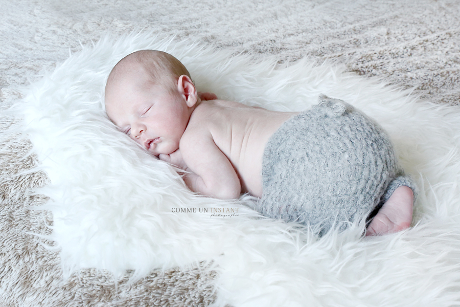photographe a domicile nouveau né studio - nouveau né en train de dormir - shooting à domicile de bebe