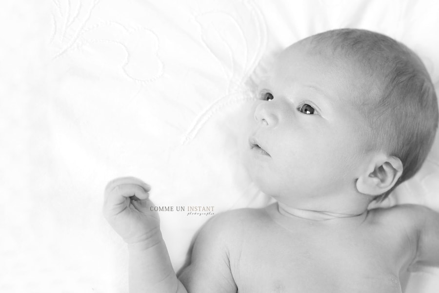 photographe professionnelle bébé studio - nouveau né studio - reportage photographe bebe - photographe noir et blanc - reportage photographe bébé - reportage photographe nouveau né