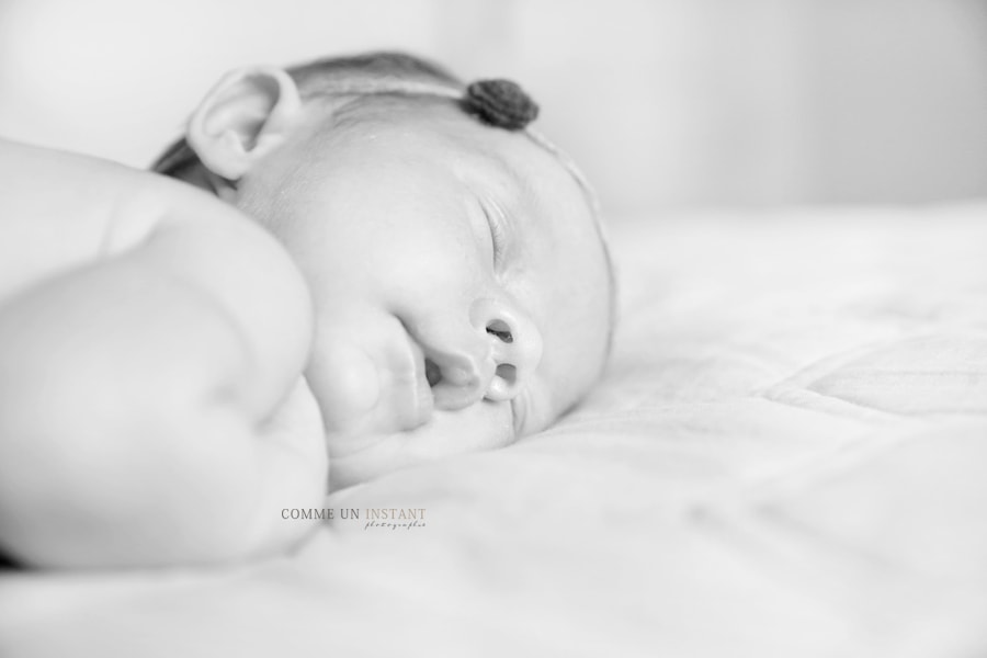 nouveau né, shooting bébé studio, nouveau né studio, photographe pro nouveau né en train de dormir, bébé, shooting bébé en train de dormir, photographe a domicile pour nouveau né sur Châtillon (92320 Hauts de Seine 92) et sa région