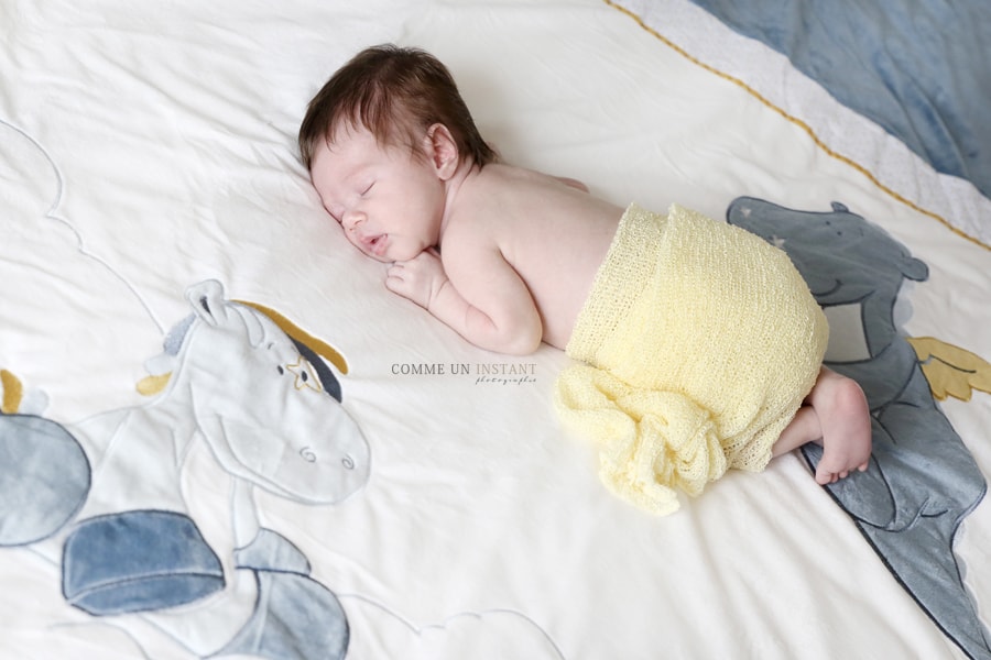 photographe pour bébés en centre ville de Levallois Perret (92300 Hauts de Seine 92) et sa région, bébé en train de dormir, nouveau né en train de dormir