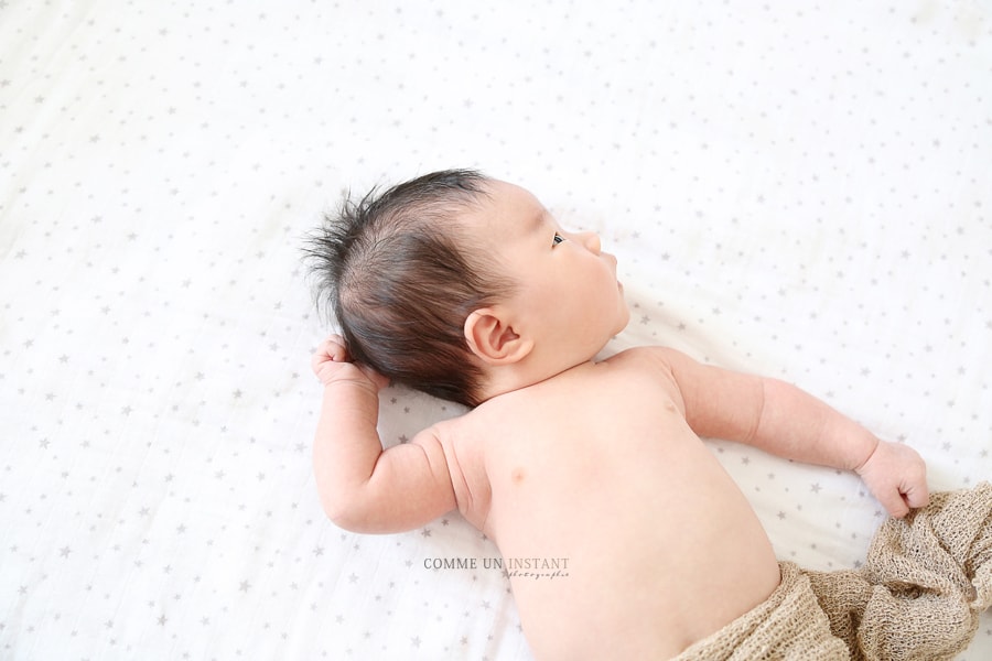 photographe pro bébé studio, shooting à domicile pour bébés, shooting bébé, bébé asiatique