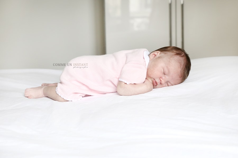 nouveau né en train de dormir, reportage photographe pour nouveau ne, bébé en train de dormir