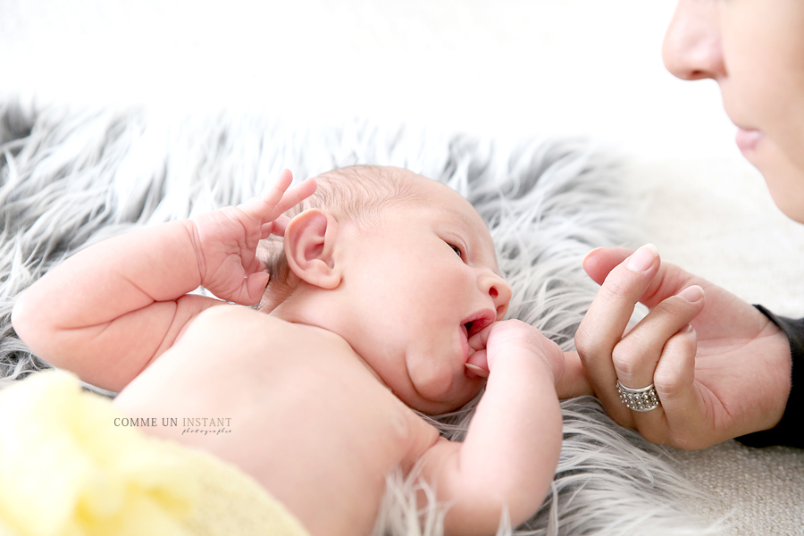 photographe professionnelle famille - nouveau né studio - bébé studio - reportage photographe bébé - photographe professionnelle pour nouveau né en centre ville de Montmorency (95160 Val d'Oise 95) - famille studio - nouveau né