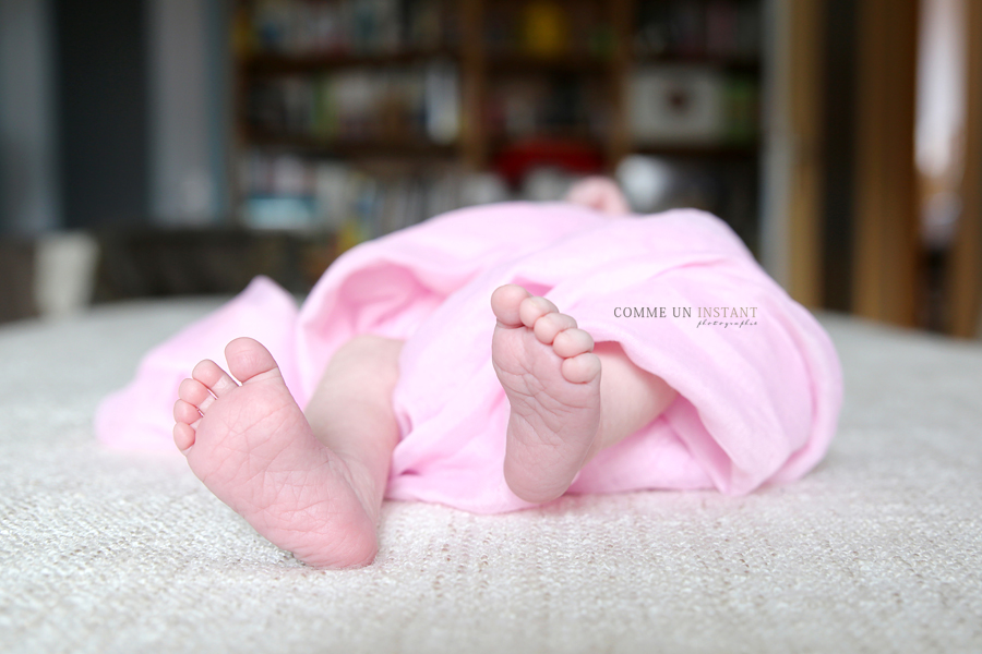 petits pieds, petit peton - photographe pro pour bébés - photographe nouveau né studio