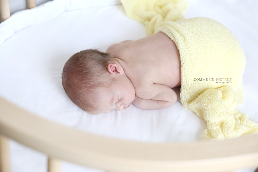 bébé, reportage photographe pour bebe, photographe à domicile nouveau né, nouveau né studio, nouveau né en train de dormir