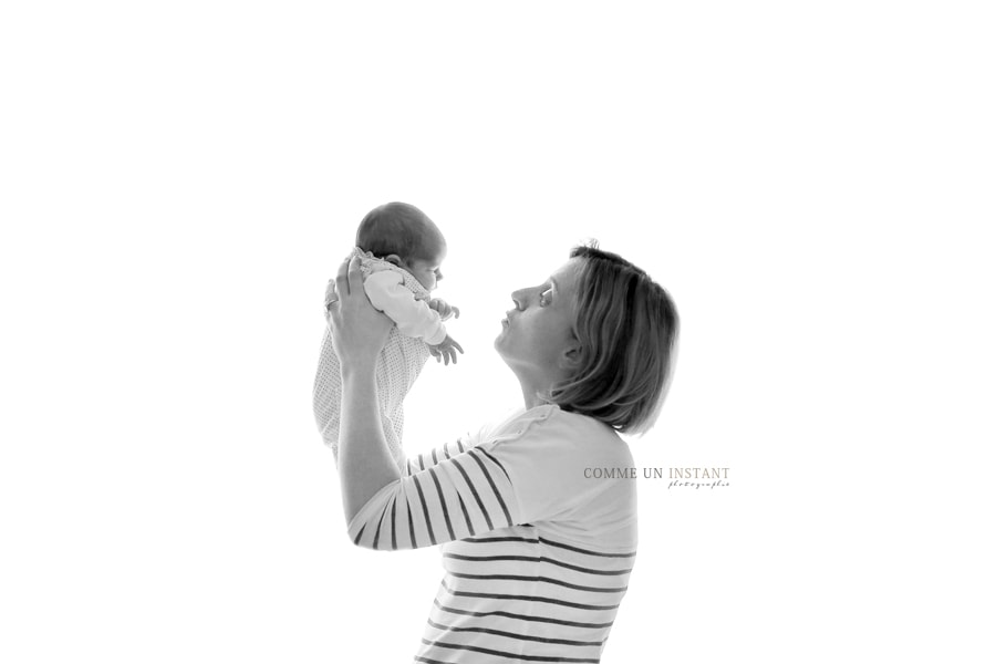 bébé, photographe à domicile amour, famille studio, photographe bébé studio, nouveau né studio, photographie pour bébés, noir et blanc, famille, photographe a domicile nouveau né