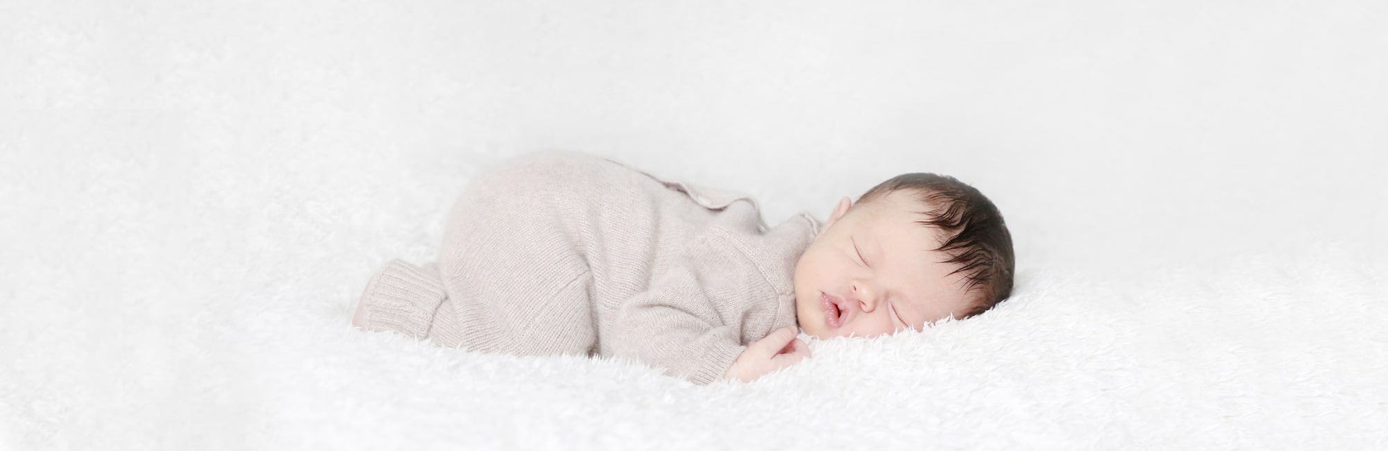 Magali, photographe bébé, grossesse et famille sur Paris, région