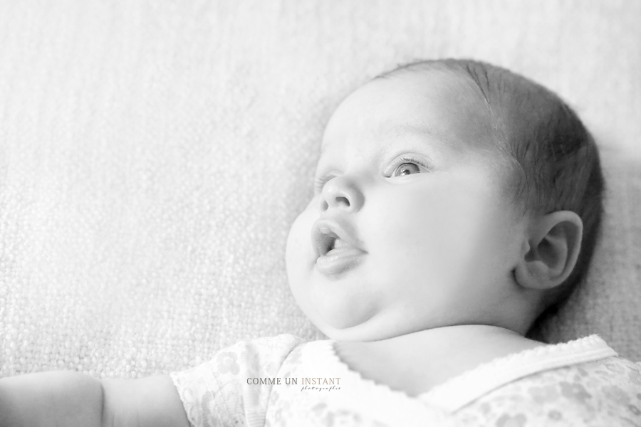 noir et blanc, photographe bébés à Nanterre (92000 Hauts de Seine 92), bébé, photographie enfant studio, enfant, bébé studio