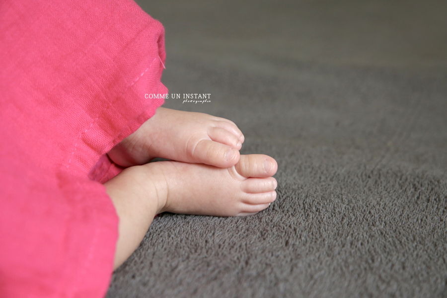 photographe à domicile bébé - petits pieds, petit peton
