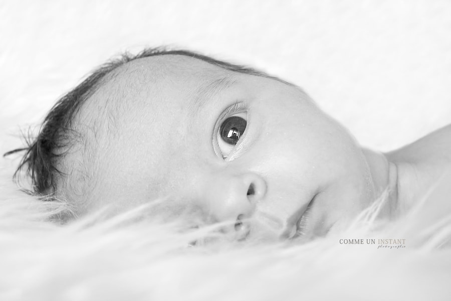 noir et blanc - photographe pro pour bébés - bébé