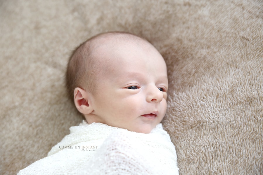 nouveau né studio - reportage photographe nouveau né - bébé - shooting pour nouveaux nés